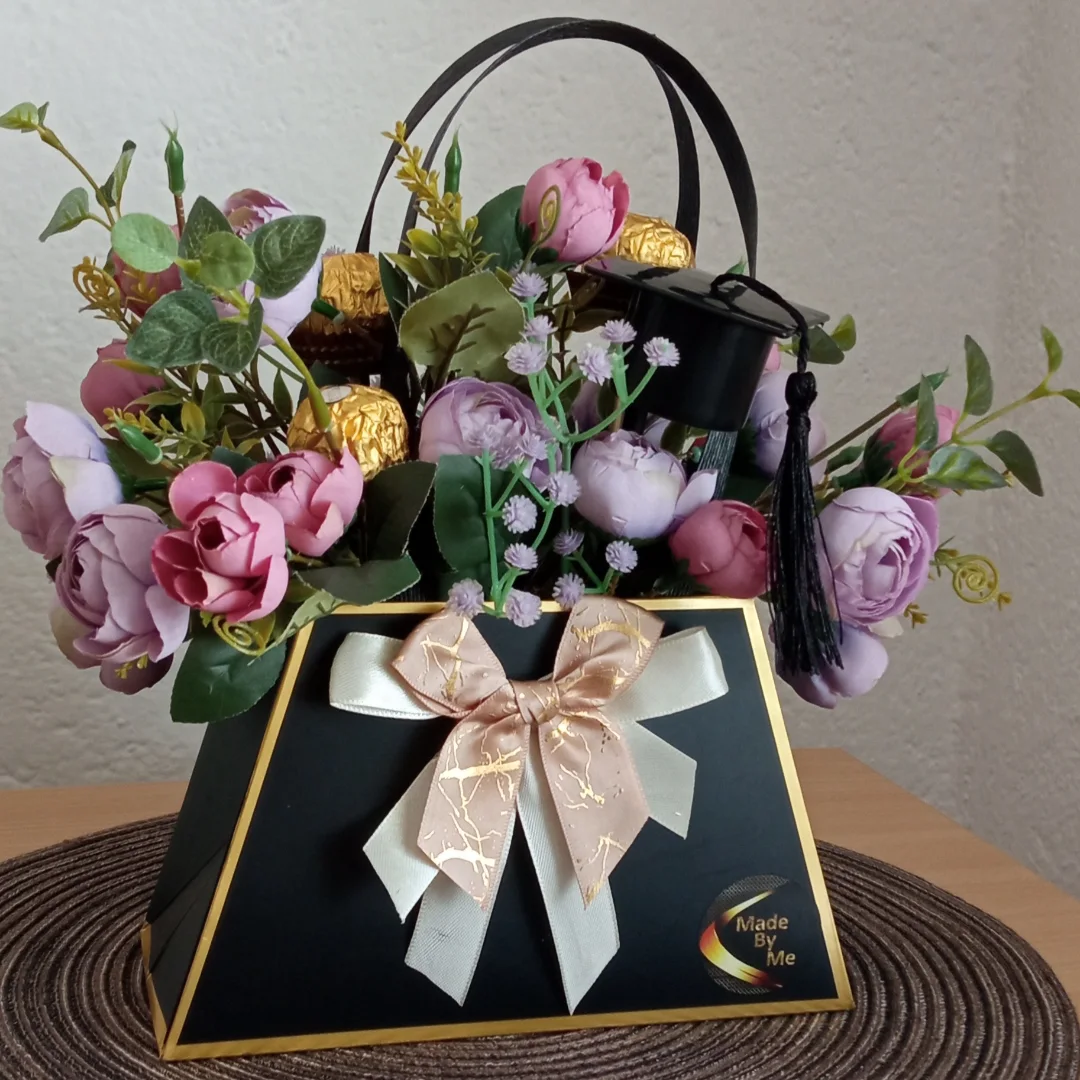 Црна торбичка за матура — рачно изработен подарок, Made By Me Виница